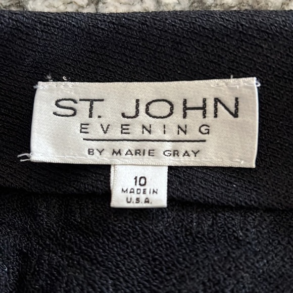 St. John Evening - Black embellished Jacket. GORGEOUS! Like NEW! Size 10 - Picture 8 of 10